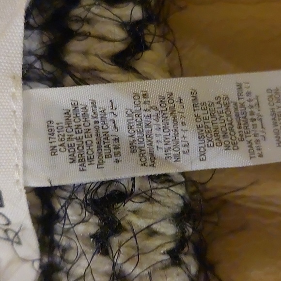 BCBGeneration Black & White Scarf - Picture 3 of 6